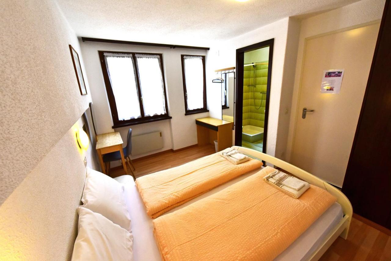 Hotel Pensione Serena Purasca Exteriér fotografie