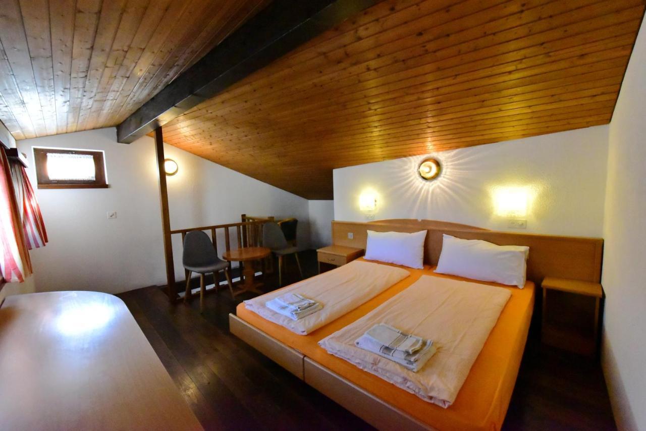 Hotel Pensione Serena Purasca Exteriér fotografie